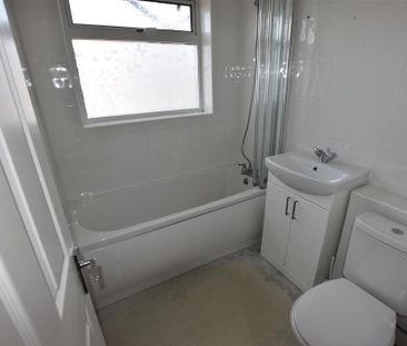 3 bedroom semi-detached house to rent - Photo 6