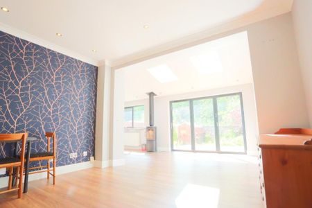 3 bedroom terraced house to rent - Photo 4