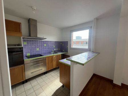 Location Appartement 2 pièces 64m² LILLE 59000 - Photo 5