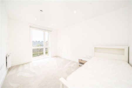 5 bedroom end of terrace house to rent - Photo 3