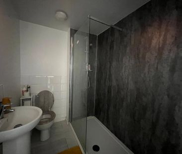 2 bedroom semi-detached house to rent - Photo 3