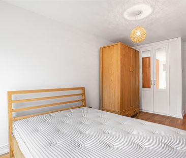 Wotton Court, Jamestown Way, London - Photo 3