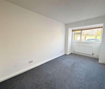 The Mount, Hailsham, BN27 - Photo 4