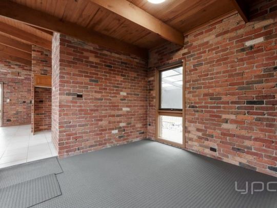 Family home, Ideal location! - Photo 1