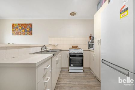 Spacious 2-Bedroom Unit in Convenient Pooraka Location - Photo 2