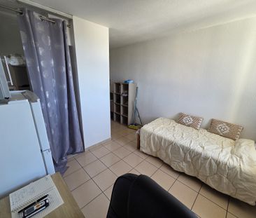 Location Appartement 1 pièce 18m² ST DENIS 97490 - Photo 4