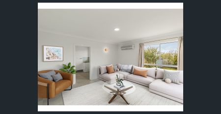 Renovated 4x2 - APPROX 350m TO THE BEACH!! - Photo 2