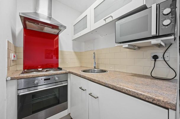 Studio to rent - Photo 1