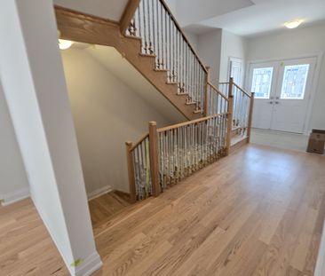 For Lease - 8 La Reine Avenue, Richmond Hill, Ontario - Photo 4