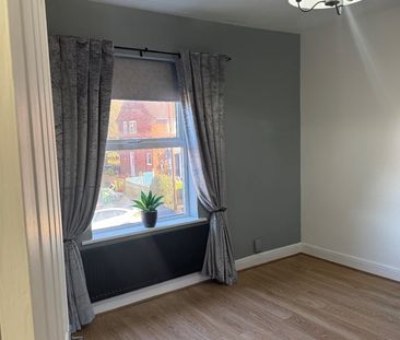 2 Bed Terraced House, Swallow Mount, LS12 - Photo 6