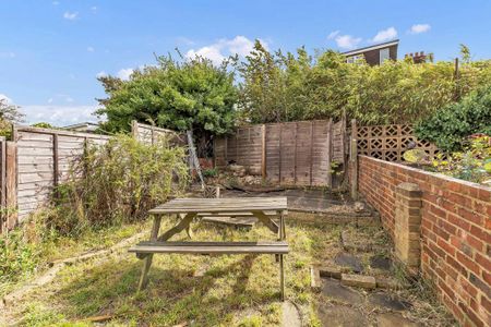 5 bedroom terraced house to rent - Photo 4