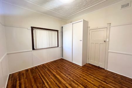 3 BEDROOM HOUSE - Photo 3