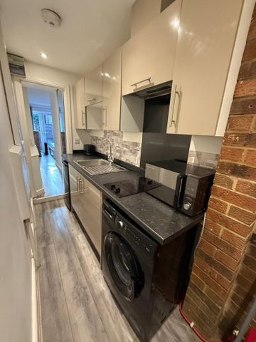 Studio to rent - Photo 3