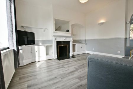 2 bedroom end of terrace house to rent - Photo 4