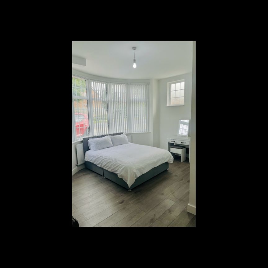 Room in a Shared House, Located In Finchley Central, N3 - Photo 1