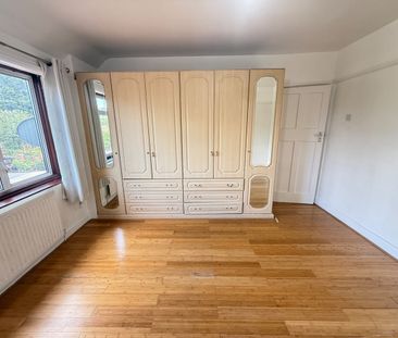 7 Bed Semi-Detached House, Blossom Waye, TW5 - Photo 6