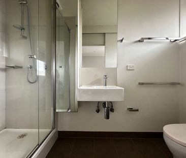 RENOVATED & CENTRALLY LOCATED - Photo 4