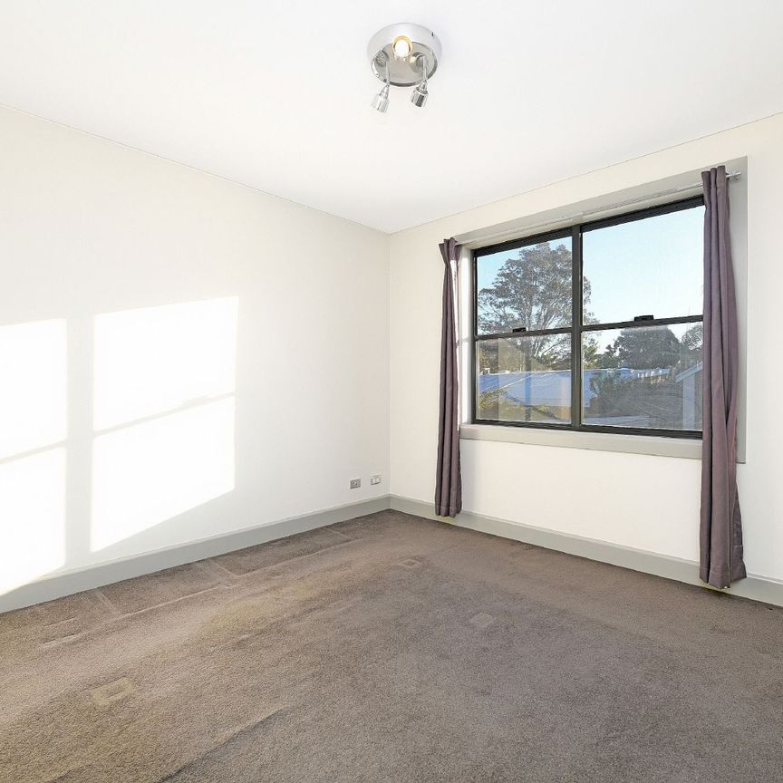 2 Storey Architecturally Designed Residence - Photo 1