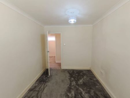 3 Bed End Terrace, Blackley, M9 - Photo 3