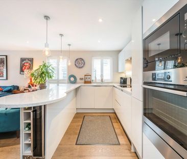 Edith Terrace - Photo 1