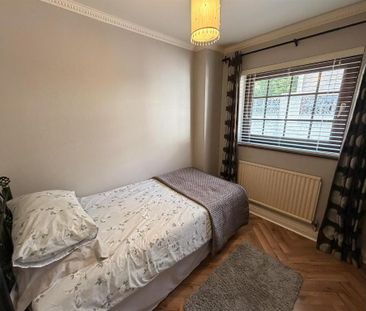 8 Vaddegan Road, Newtownabbey, BT36 7SW - Photo 6