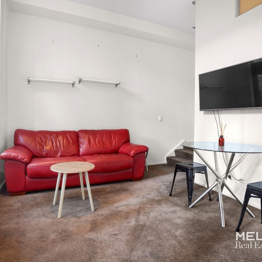 FURNISHED ONE-BEDROOM IN THE HEART OF MELBOURNE - Photo 1