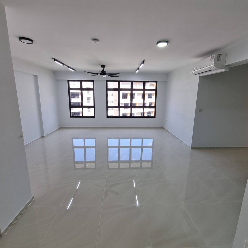2 Bedroom HDB_FIVE_ROOM at - Photo 1