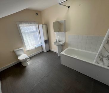 1 Bed Flat, Sixth Avenue, E12 - Photo 2