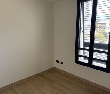 A louer T3 Front de mer Saint Paul 3 de 70.75 m2 - Photo 5