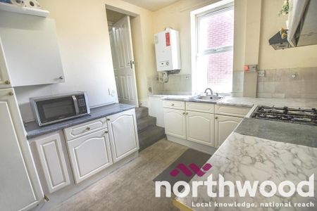 2 bedroom flat to rent - Photo 3
