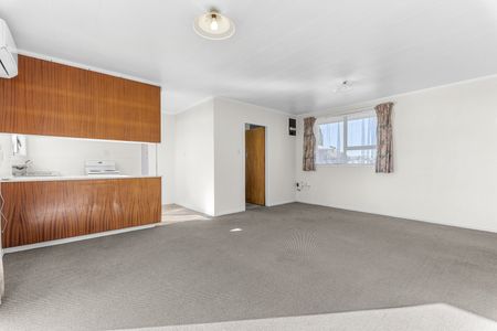 3A/117 Seaview Road, Westown - Photo 3
