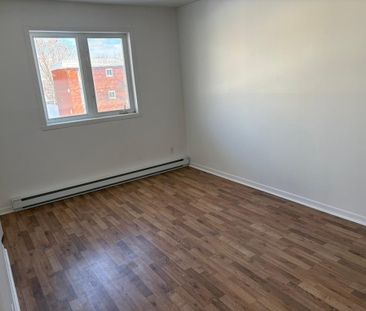 4 1/2 a louer - Photo 3