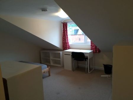 14 CROYDON ROAD - Photo 4