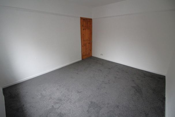 3 bedroom end of terrace house to rent - Photo 1