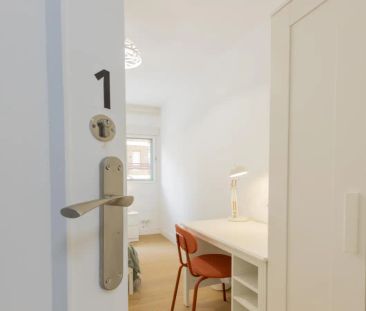Single Bed in Room in a shared 4-bedroom apartment for rent in Beni... - Photo 2