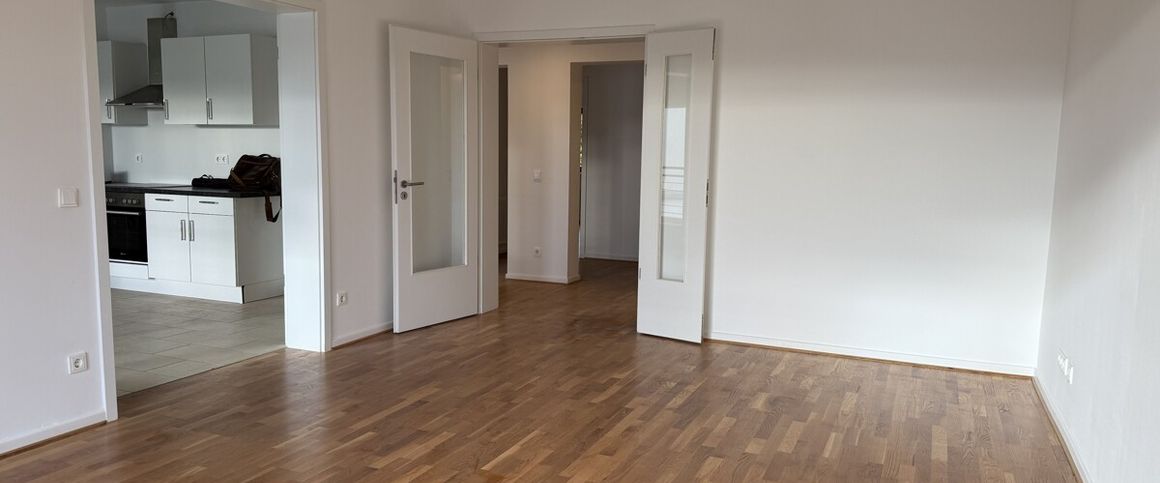 Moderne 3-Zimmer-Wohnung mit großen überdachten Balkon, in den Wannenseegärten - Foto 1