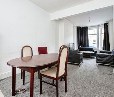 Westminster Avenue - Photo 2