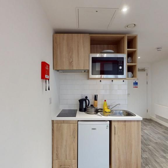 Studio to rent - Photo 1