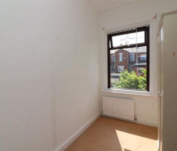 3 bedroom House To Let - Photo 4
