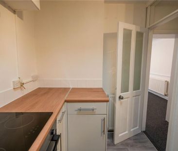 2 bedroom end of terrace house to rent - Photo 4