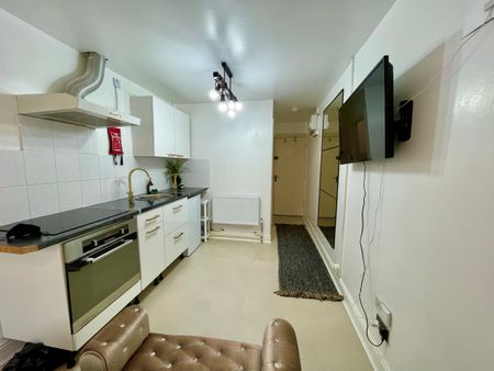 Kember Street, Islington, London, N1 - Photo 3
