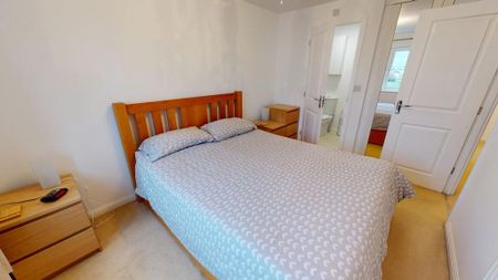 3 bedroom semi-detached house to rent - Photo 5