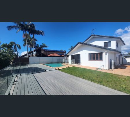 3 Monterey Court, Broadbeach Waters, Qld 4218 - Photo 3