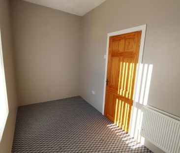 108 Gregg Street, Lisburn, BT27 5AW - Photo 2