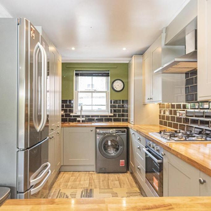 3 bedroom terraced house to rent - Photo 1