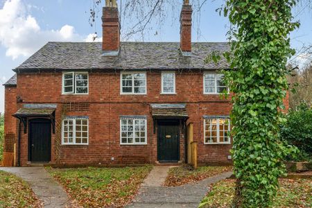 2 bedroom terraced house to rent - Photo 2