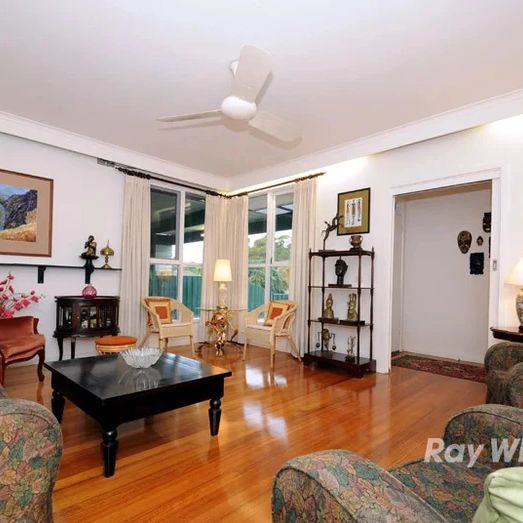 SENSATIONAL FAMILY HOME - Photo 1