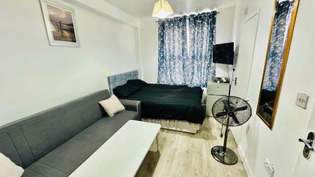 Studio to rent - Photo 3