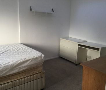 4 Bed Terraced House, Hanover St, BN2 - Photo 5