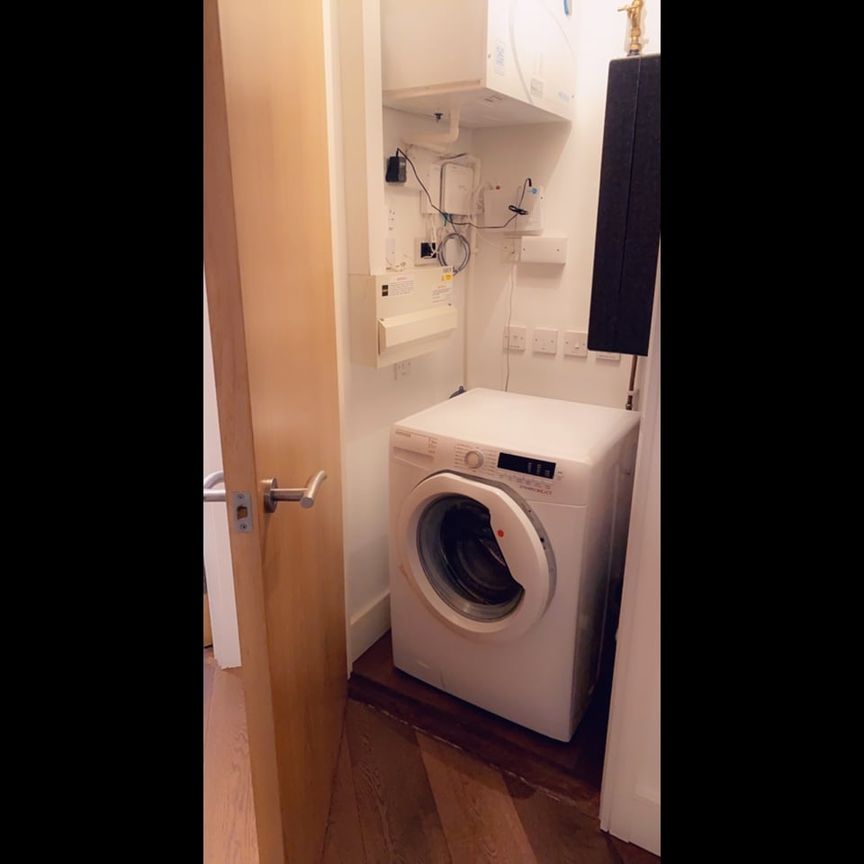 Room in a Shared Flat, ., E16 - Photo 1